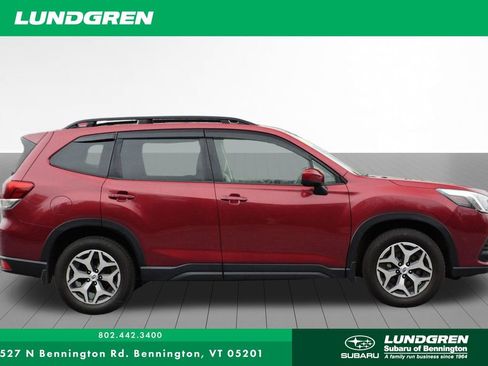 Used 2023 Subaru Forester Premium AWD/4WD image 2