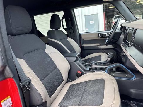 Used 2022 Ford Bronco Wildtrak image 15