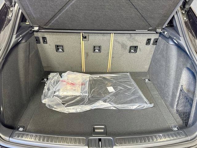 Used 2026 Porsche Macan AWD/4WD image 22