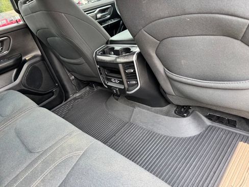 Used 2020 RAM 1500 Big Horn AWD/4WD image 18
