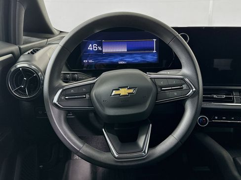 Used 2025 Chevrolet Equinox EV LT image 18