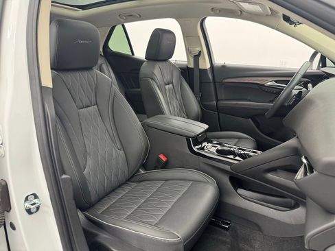 Used 2023 Buick Envision Avenir image 38