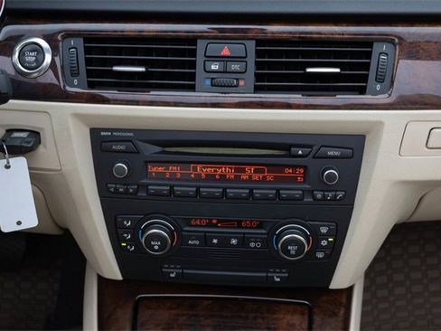 Used 2007 BMW 328i Convertible image 22