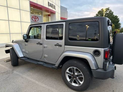 Used 2015 Jeep Wrangler Unlimited Sahara AWD/4WD image 8