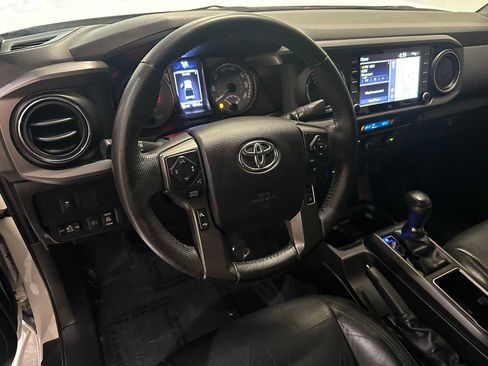 Certified 2021 Toyota Tacoma TRD Off-Road w/ TRD Premium Off Road Package AWD/4WD image 2