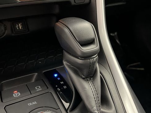 Used 2025 Toyota RAV4 XLE image 22