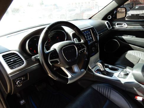 Used 2018 Jeep Grand Cherokee SRT image 17