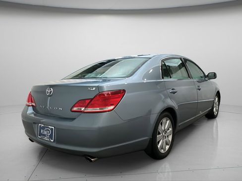 Used 2006 Toyota Avalon XLS image 6