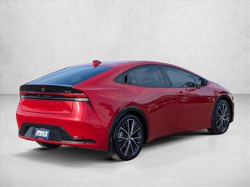 Used 2024 Toyota Prius XLE image 5