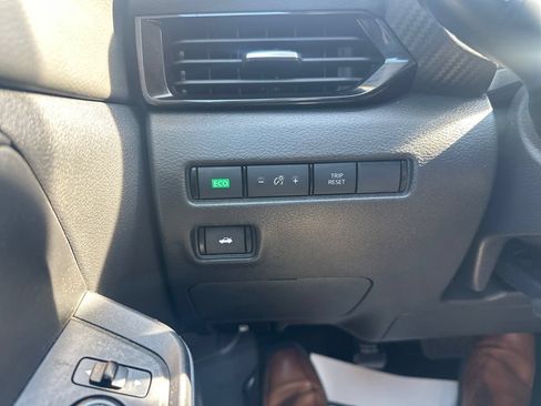 Used 2022 Nissan Sentra SV w/ Trunk Package FWD image 21