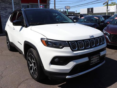 Used 2024 Jeep Compass Limited AWD/4WD image 7