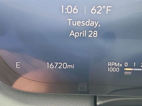 Certified 2025 Buick Enclave Avenir w/ Super Cruise Package AWD/4WD image 12