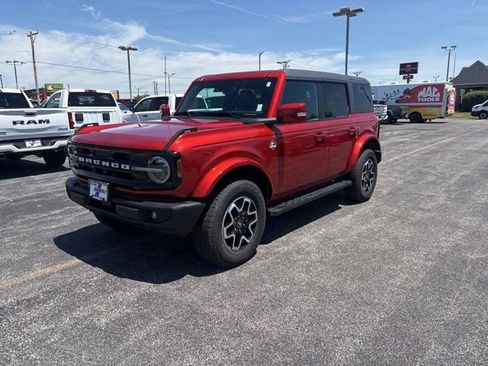Used 2024 Ford Bronco Outer Banks AWD/4WD image 1