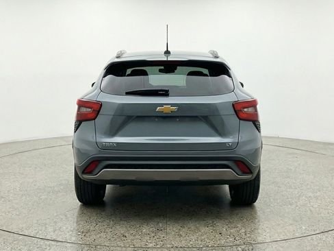 Used 2025 Chevrolet Trax LT image 7