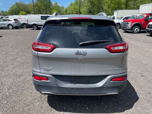 Used 2017 Jeep Cherokee Limited AWD/4WD image 6