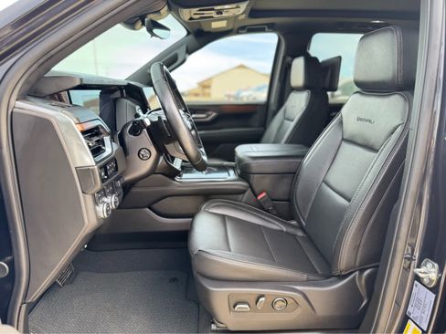 Used 2025 GMC Yukon Denali w/ Denali Reserve Package image 10