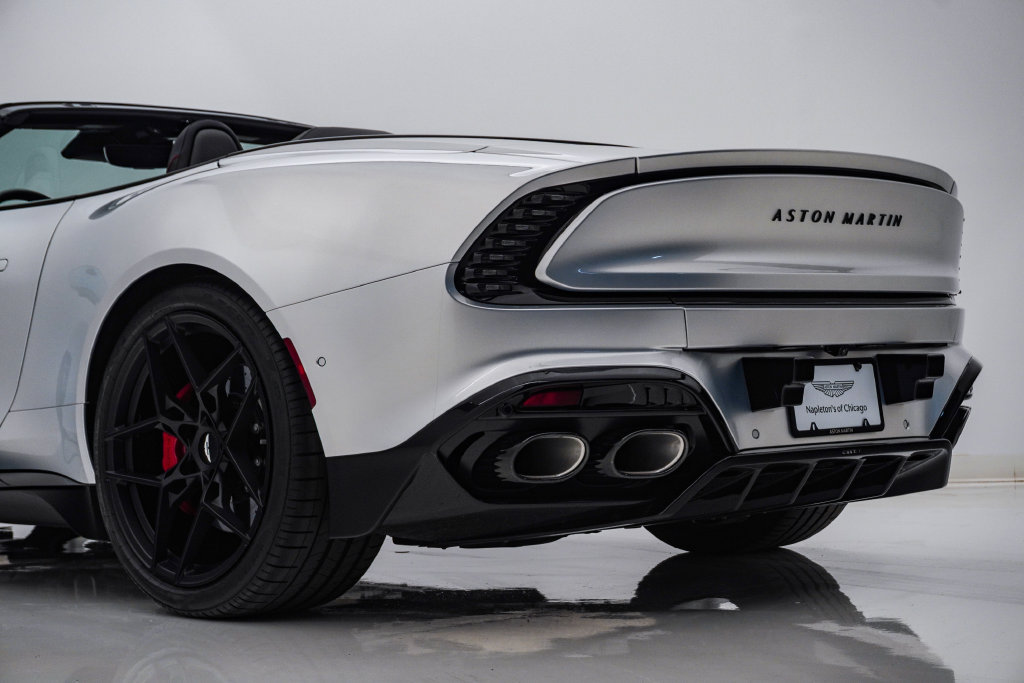 Used 2026 Aston Martin Vanquish Convertible RWD image 13