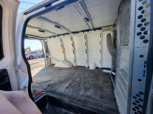 Used 2019 Chevrolet Express 2500 w/ Driver Convenience Package RWD image 7