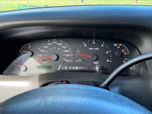 Used 2004 Ford F250 XL image 22