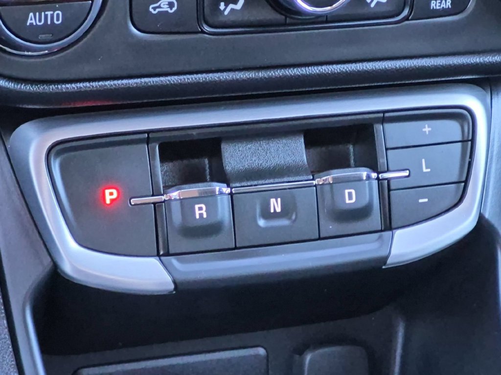 Used 2023 GMC Terrain SLE w/ Driver Convenience Package AWD/4WD image 30