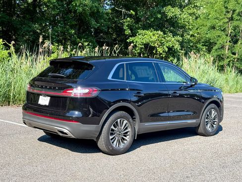 Used 2023 Lincoln Nautilus AWD w/ Premium Package image 6