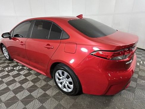 Used 2020 Toyota Corolla LE FWD image 5