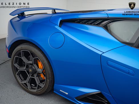 Used 2024 Lamborghini Huracan Tecnica image 5