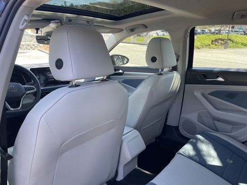 New 2026 Volkswagen Jetta SE FWD image 12