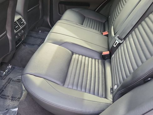 Used 2023 Land Rover Discovery Sport SE image 12