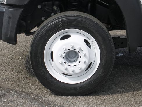 Used 2016 Ford F550 2WD Regular Cab Super Duty image 34