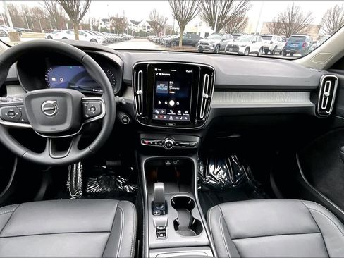 Used 2026 Volvo XC40 B5 Core w/ Climate Package AWD/4WD image 25