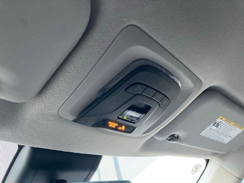 Used 2022 Toyota Corolla Cross L image 22