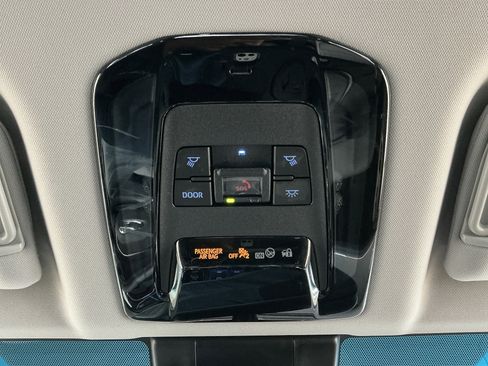 Certified 2021 Toyota Venza XLE image 17