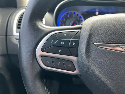 Used 2018 Chrysler 300 Touring RWD image 34