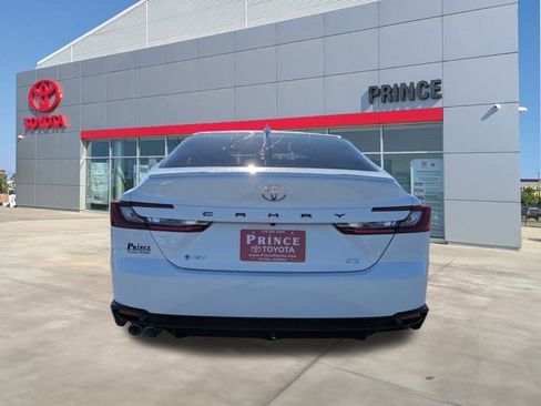 New 2026 Toyota Camry SE image 5