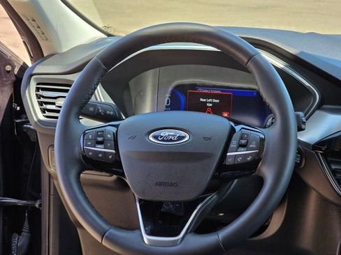 Used 2022 Ford Escape Titanium image 26