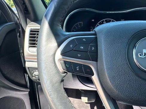 Used 2018 Jeep Grand Cherokee Overland AWD/4WD image 19