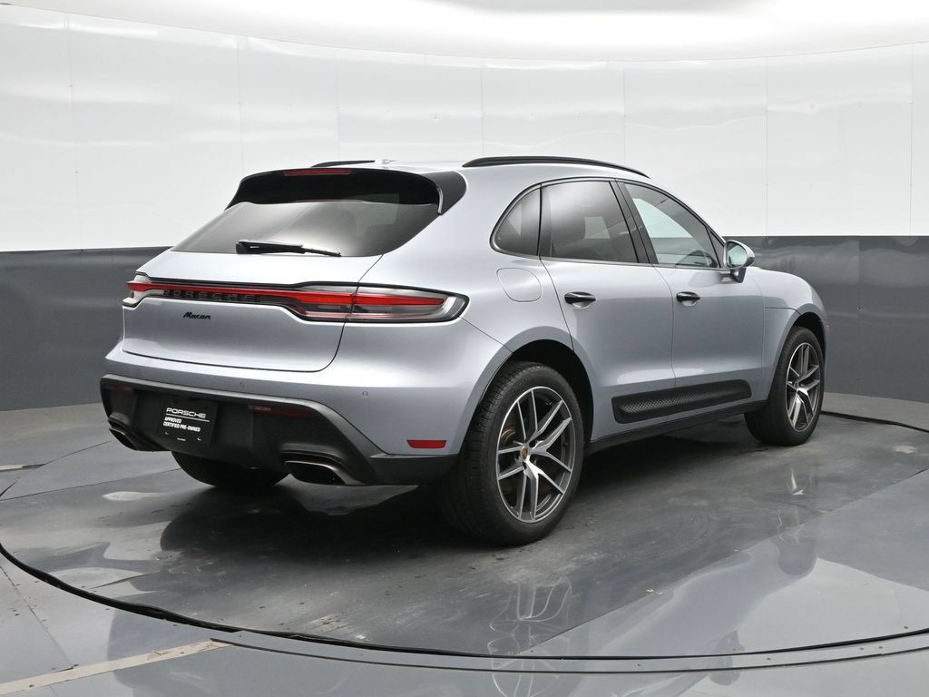 Certified 2022 Porsche Macan AWD/4WD image 7