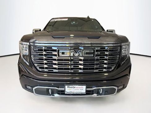 Used 2024 GMC Sierra 1500 Denali Ultimate image 2