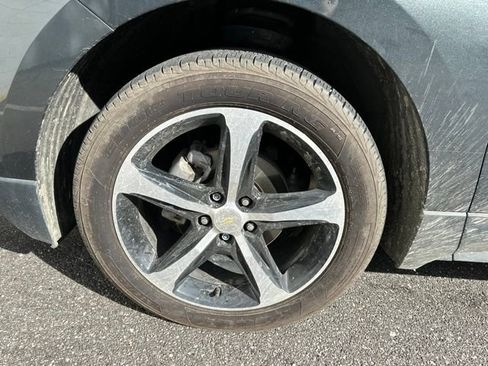 Used 2020 Chevrolet Equinox LS w/ LS Convenience Package FWD image 9