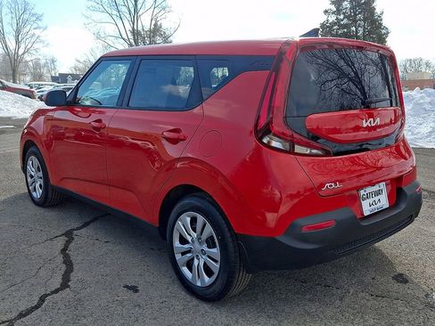 Certified 2022 Kia Soul LX image 5