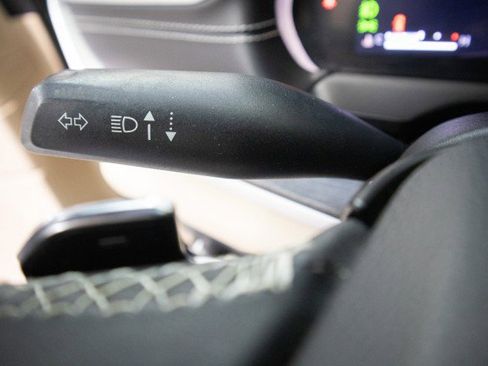 Used 2023 Jeep Grand Cherokee Limited image 13