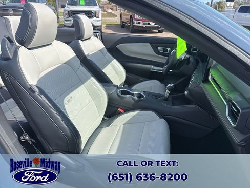 Used 2025 Ford Mustang GT Premium image 33