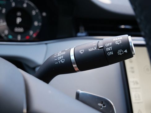 Used 2024 Land Rover Range Rover Evoque S AWD/4WD image 28