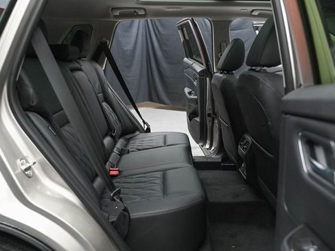 Used 2025 Nissan Rogue Platinum w/ Tech Package image 18