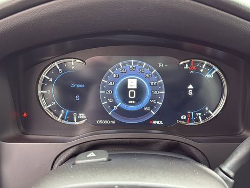 Used 2018 Cadillac Escalade Luxury image 14