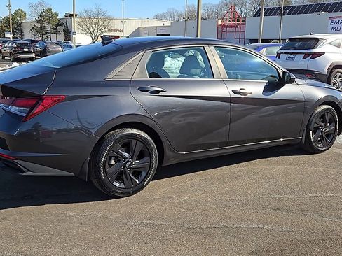 Certified 2022 Hyundai Elantra SEL image 8