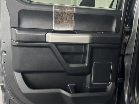 Used 2019 Ford F250 Lariat w/ Chrome Package image 29