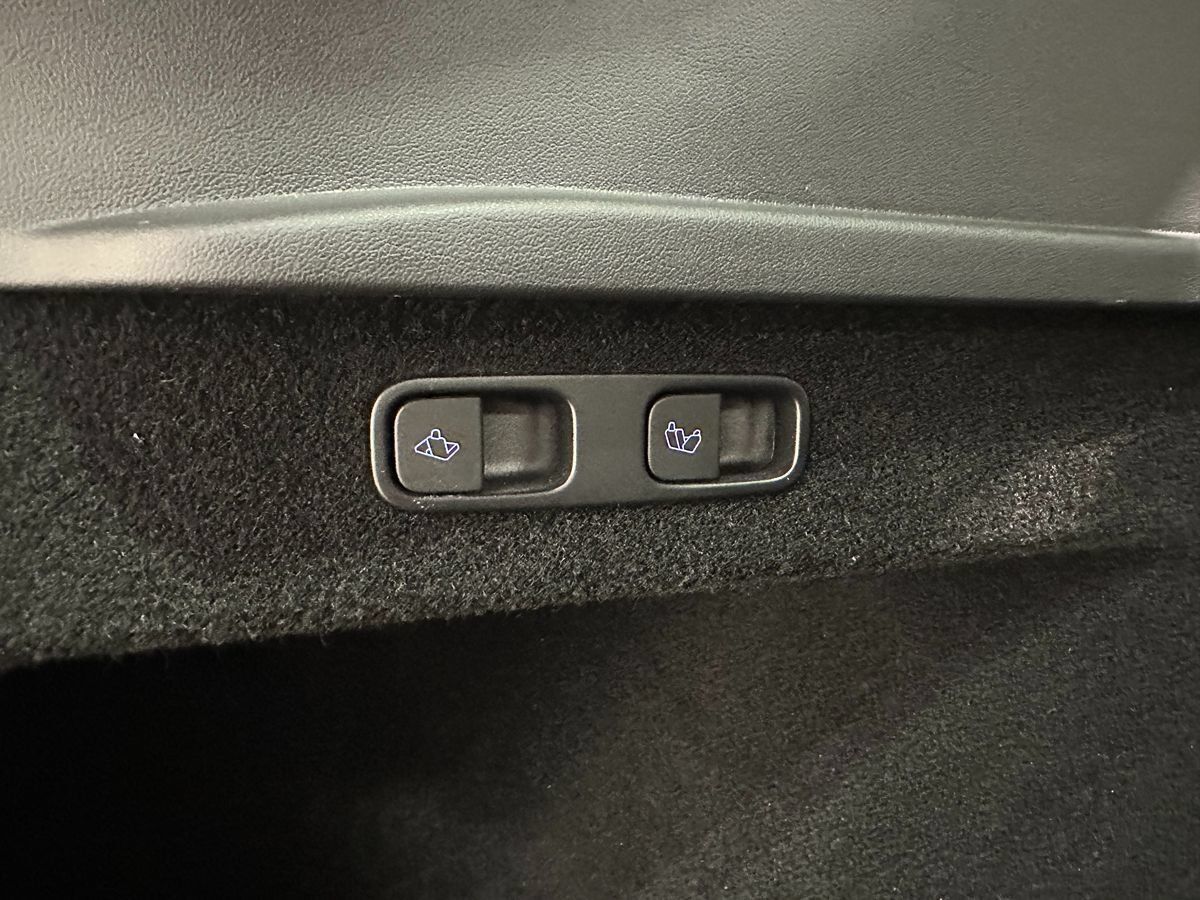 Used 2023 Tesla Model Y AWD image 8