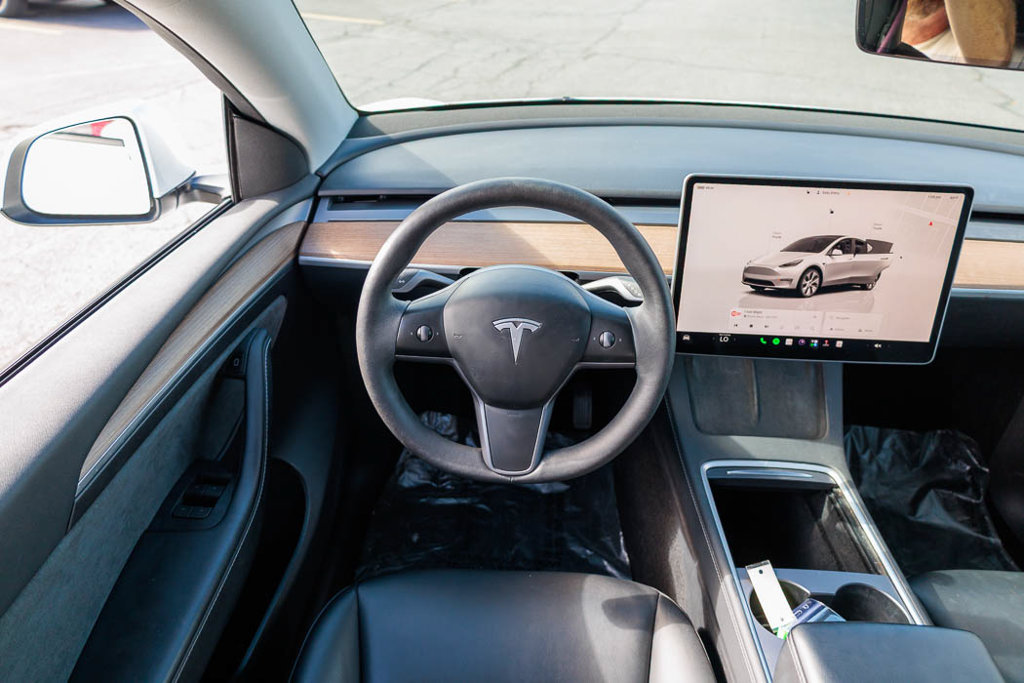 Used 2023 Tesla Model Y Long Range AWD/4WD image 11